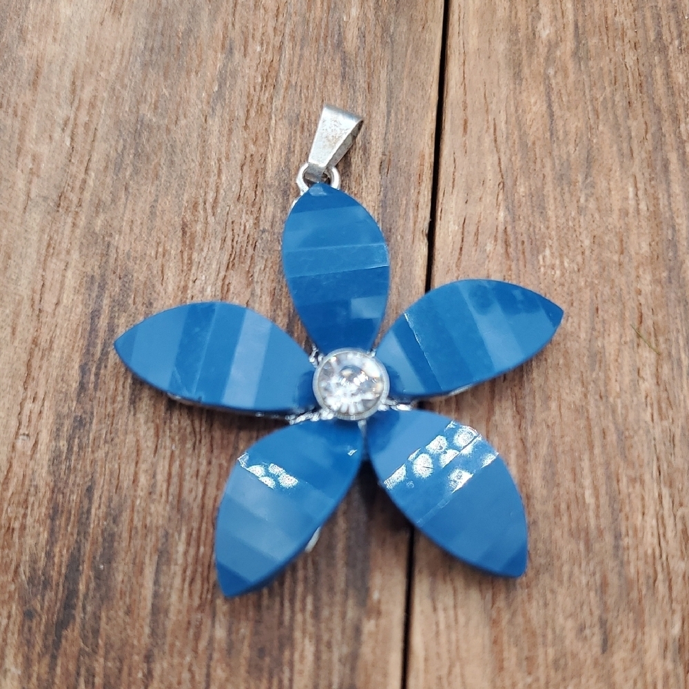 Blue Flower Pendant P339